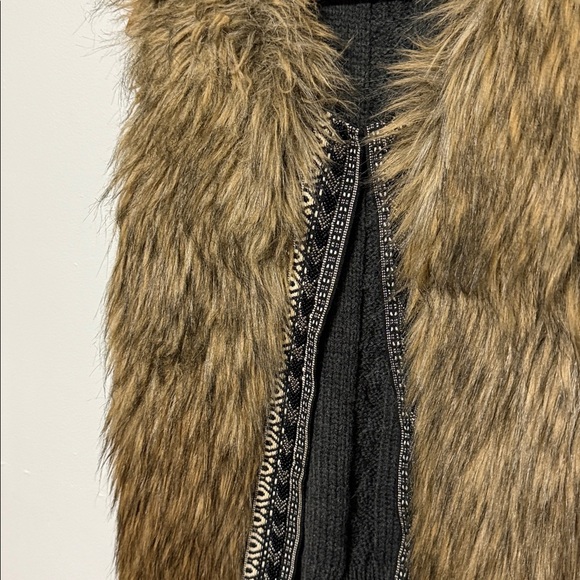 Miss Me Faux Fur Beaded Boho Sweater Vest - Picture 5 of 8